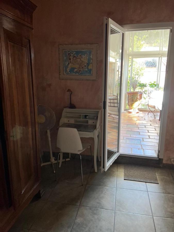 La Maison Sur La Place Aigues-Mortes Exterior foto