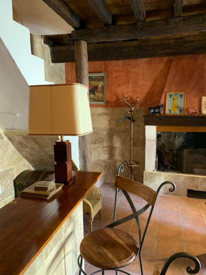 La Maison Sur La Place Aigues-Mortes Exterior foto